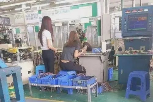 电子厂与电器维修的职业缘分 寻找伴侣的现实与机会